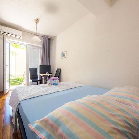 Eco-Apartments With Nice Garden Башка-Вода Екстер'єр фото