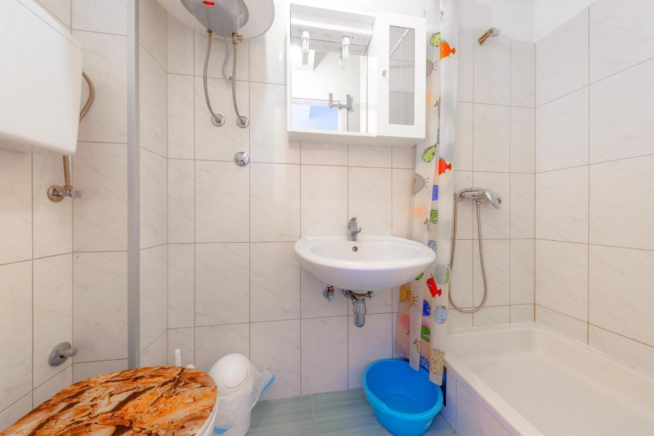 Eco-Apartments With Nice Garden Башка-Вода Екстер'єр фото